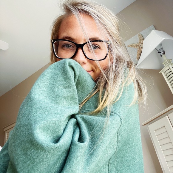 Meet your Posher, Rachel - Picture 1 of 4